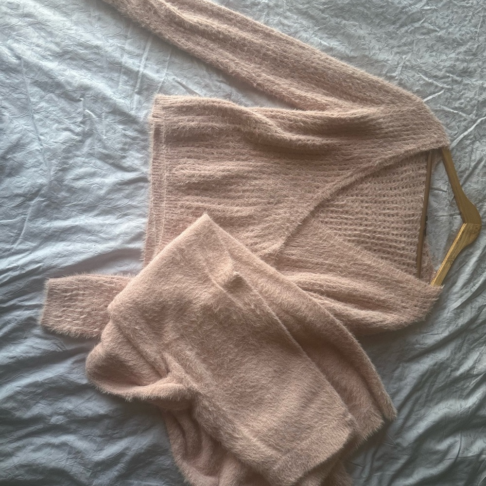 Cozy Blush V-Neck Women's Sweater and matching pants. Soft Yarn